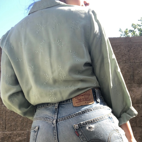 VINTAGE WOMEN’S BUTTON DOWN TOP- SIZE SMALL - Picture 3 of 3